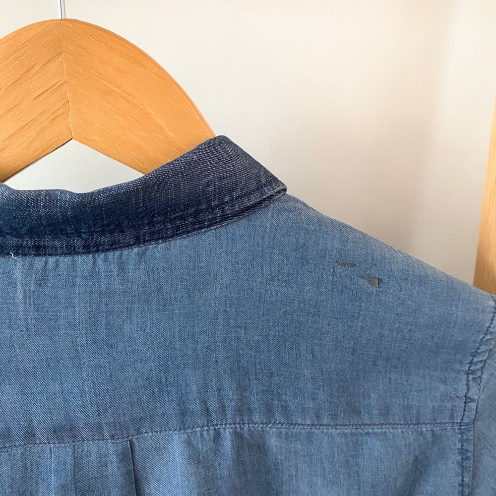 Levi’s Chambray Button Up - image 4